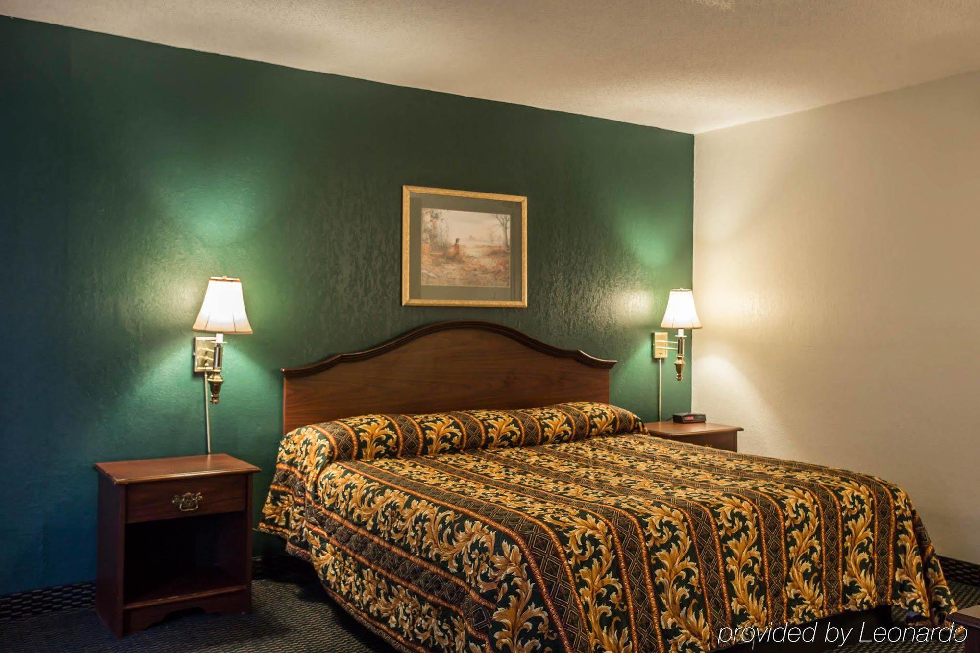 Econo Lodge Inn & Suites ลัมเบอร์ตัน ภายนอก รูปภาพ